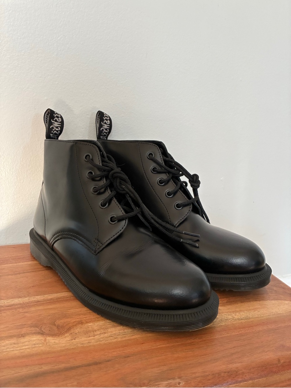 Dr. Martens Emmeline Black Polished Smooth Leather Ankle Bootie Lace Up US 7